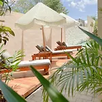 La Veleta Luxury Condos